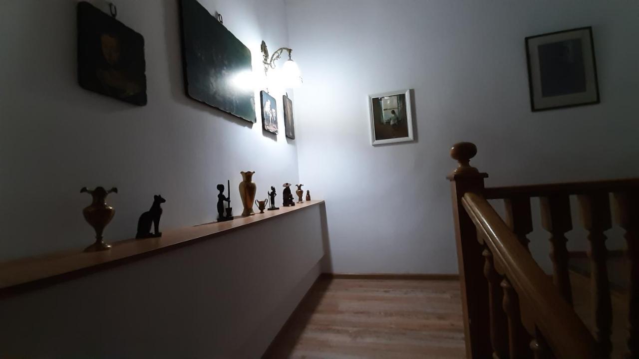 Отель Гостевой дом Art House Кутаиси Экстерьер фото