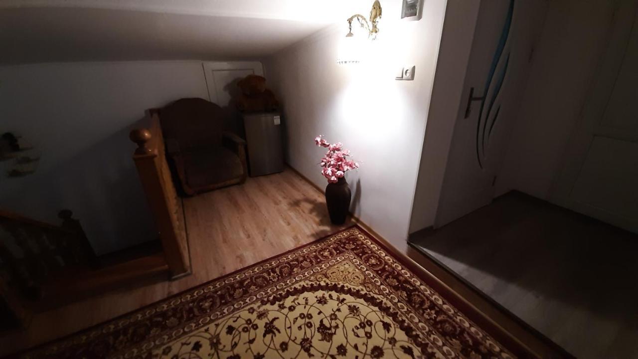 Отель Гостевой дом Art House Кутаиси Экстерьер фото