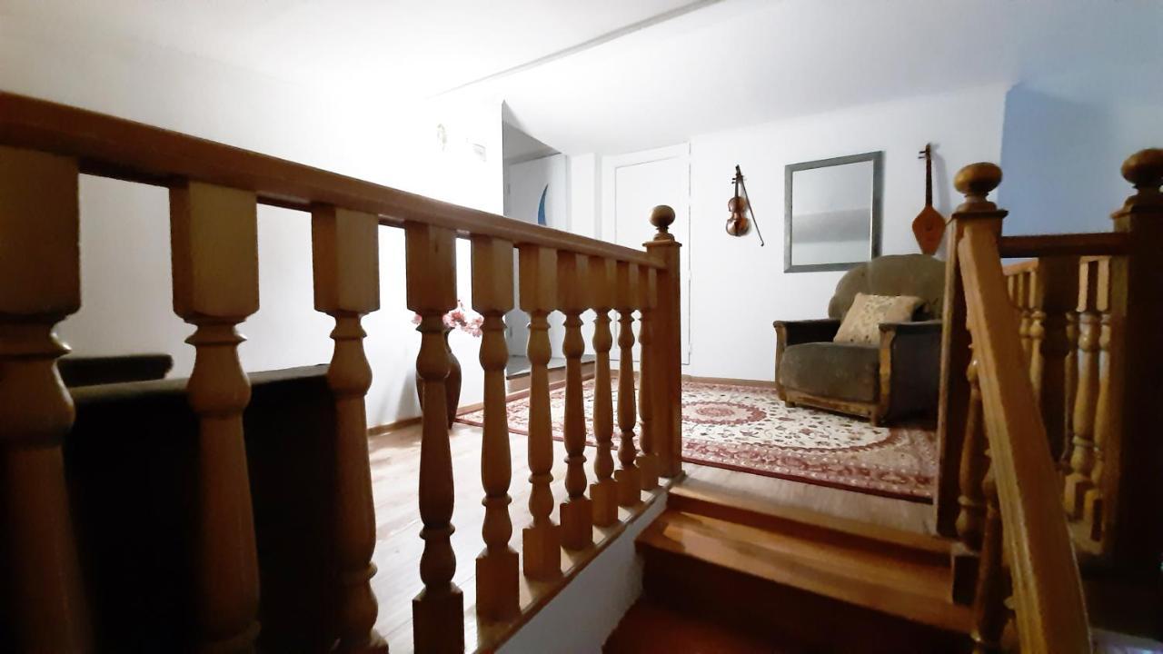 Отель Гостевой дом Art House Кутаиси Экстерьер фото